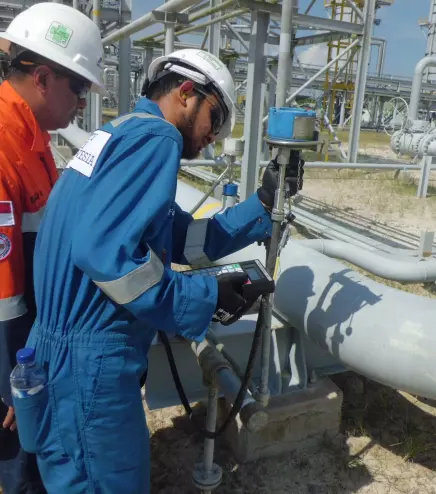 Services with commitment, trust and to meet and exceed customer expectations.